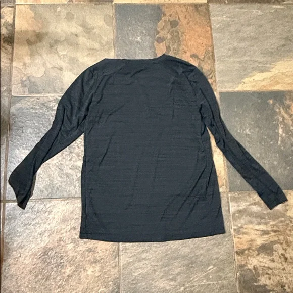 Men’s Grey Nike Long Sleeve Top. Size Large - Picture 3 of 3